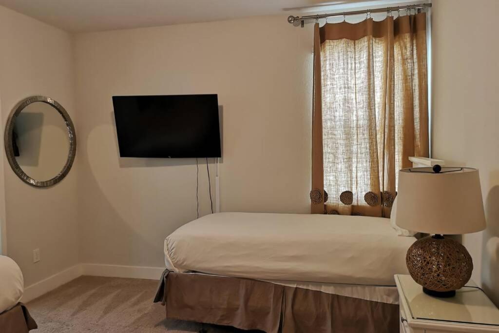Luxurious Modern Villa Near Disney With Theater, Pool And Spa In Encore Resort At Reunion 奥兰多 外观 照片